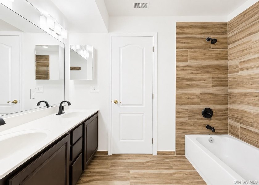 Experience waterfront luxury living in this beautifully - photo 10