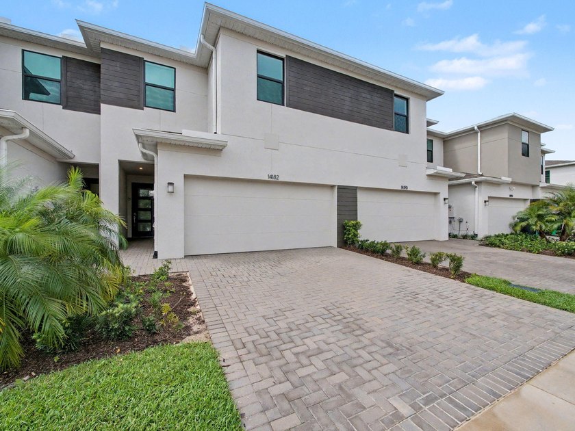 Welcome to modern living in Cadence at Tradition! This - photo 4