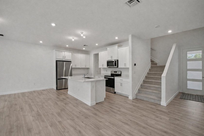 Welcome to modern living in Cadence at Tradition! This - photo 5
