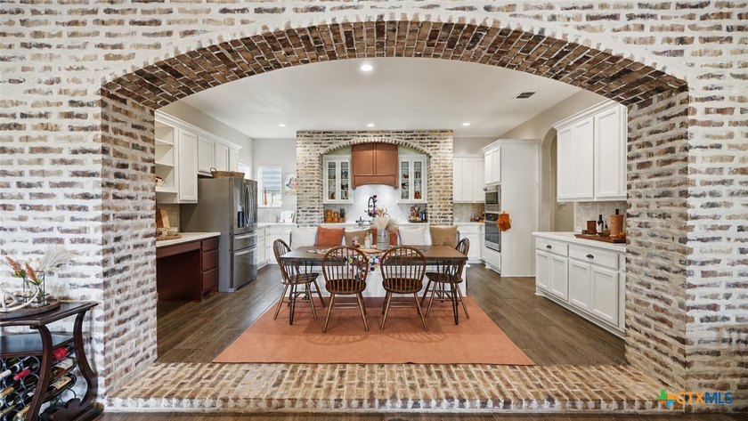 Welcome to luxury Hill Country living in gated Rockin J Ranch - photo 6