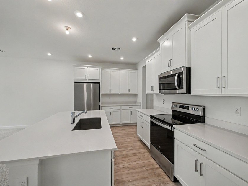 Welcome to modern living in Cadence at Tradition! This - photo 7