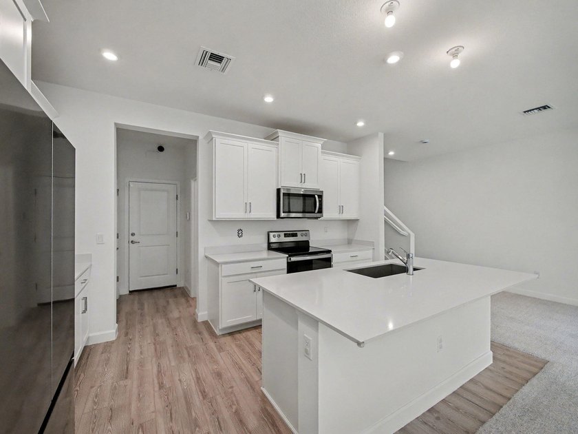Welcome to modern living in Cadence at Tradition! This - photo 8