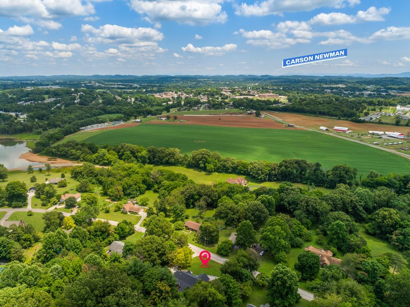 Tucked just minutes from the lake, this spacious home offers - photo 4