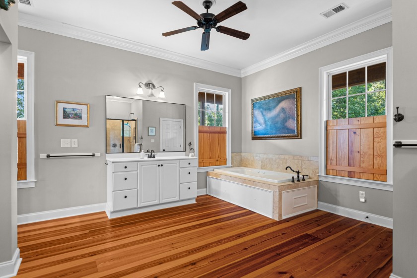 Traditional Southern Style Lake Home - photo 15