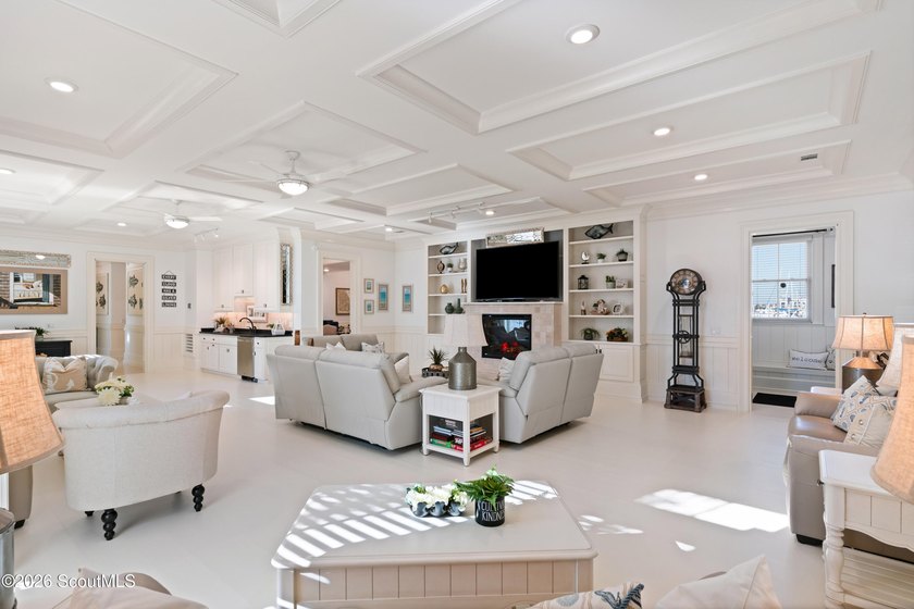 Welcome to 316 Yacht Club, one of the most extraordinary - photo 34