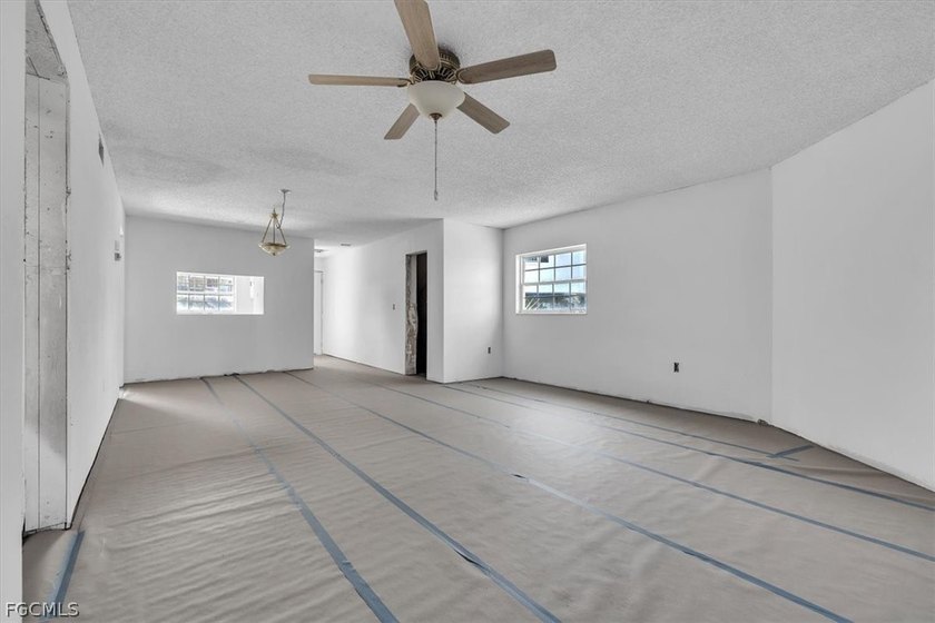 Don't miss this affordable 2-bedroom, 2-bath end-unit - photo 6