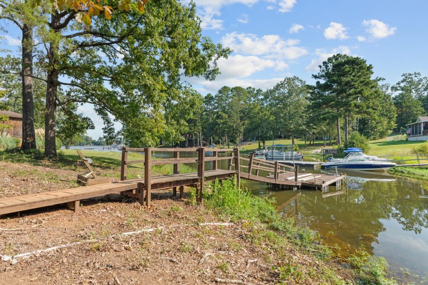 Traditional Southern Style Lake Home - photo 27