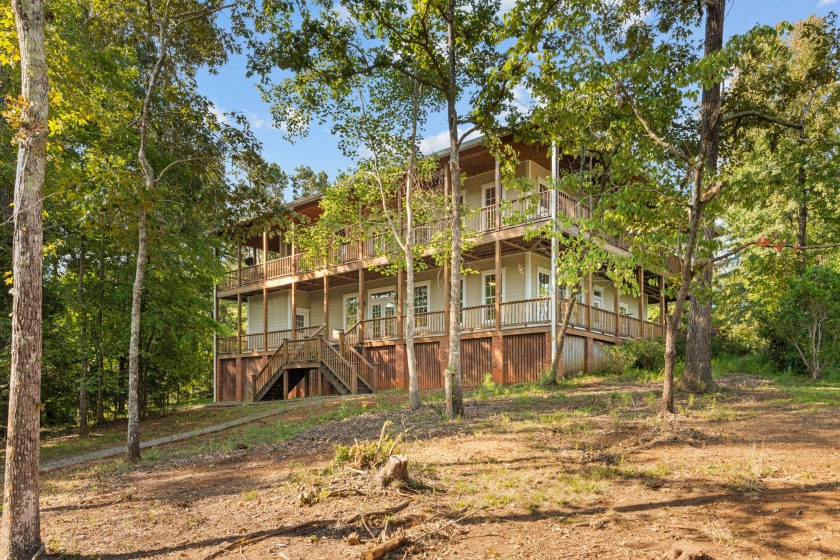 Traditional Southern Style Lake Home - photo 24