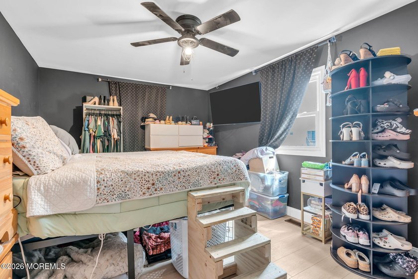 Welcome home to this charming 2-bedroom, 1-bath ranch in the - photo 24