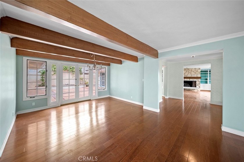 905 Emerald Bay is a light-filled corner lot bungalow offering 2 - photo 4
