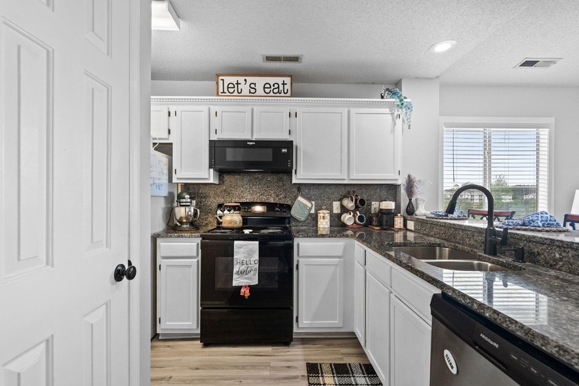 End-unit 2BR/2BA condo located in a gated Intracoastal Waterway - photo 12