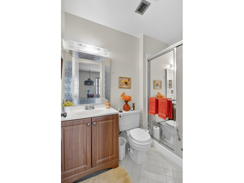CONVERTIBLE 2 BR 2 BA VILLA - UPDATED AND MOVE-IN READY! Enjoy - photo 19