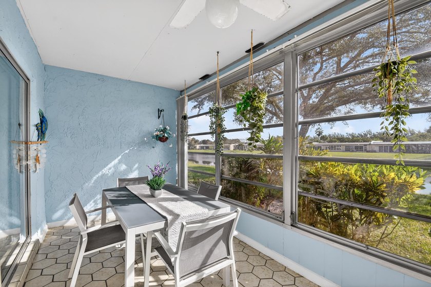 CONVERTIBLE 2 BR 2 BA VILLA - UPDATED AND MOVE-IN READY! Enjoy - photo 21