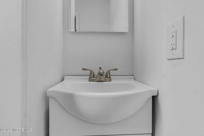Welcome to 2 Ashcroft Lane, a charming 2-bed, 2-bath Lakeview - photo 23