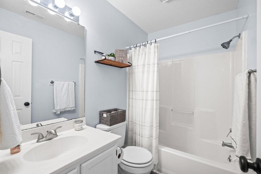 End-unit 2BR/2BA condo located in a gated Intracoastal Waterway - photo 28
