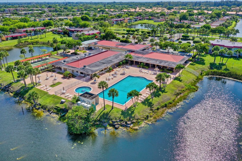 CONVERTIBLE 2 BR 2 BA VILLA - UPDATED AND MOVE-IN READY! Enjoy - photo 29