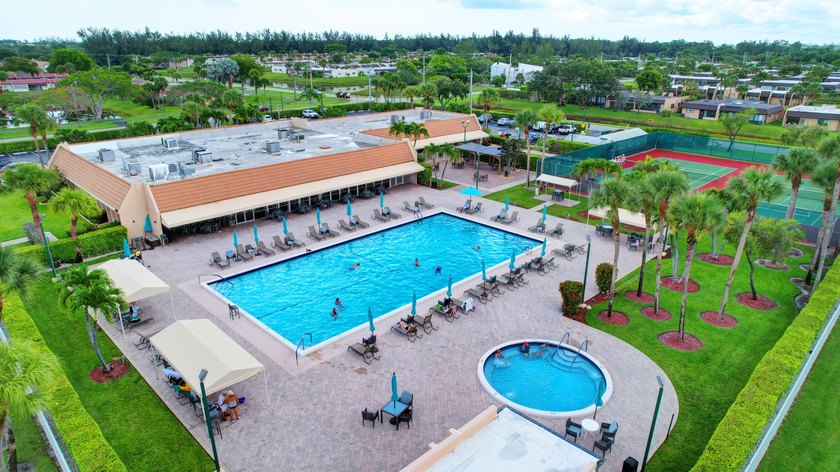 CONVERTIBLE 2 BR 2 BA VILLA - UPDATED AND MOVE-IN READY! Enjoy - photo 31