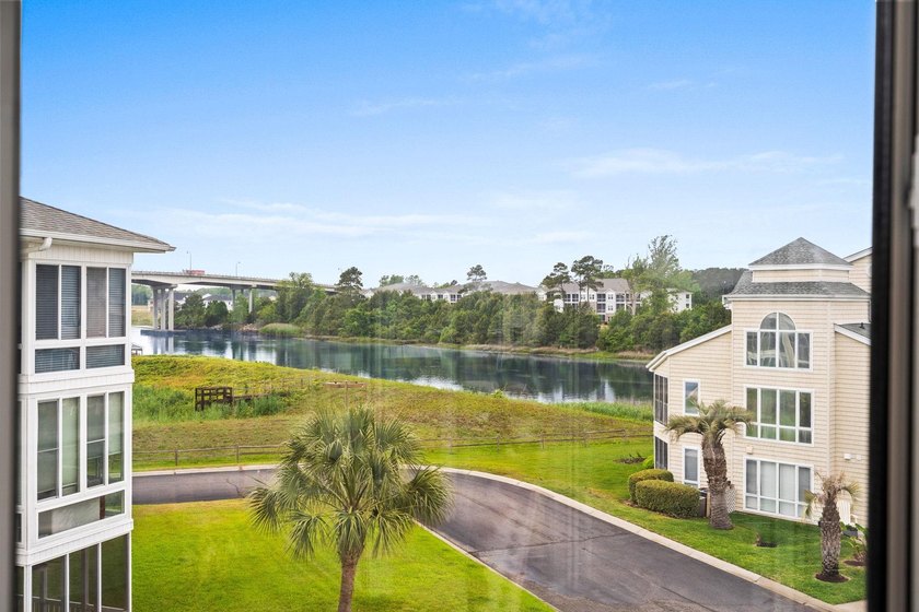 End-unit 2BR/2BA condo located in a gated Intracoastal Waterway - photo 35