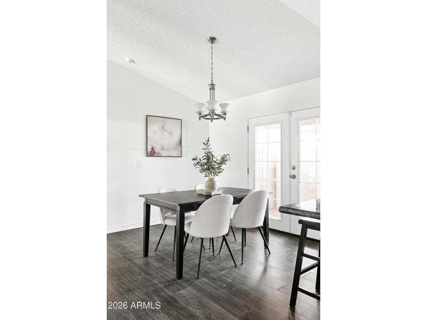 Welcome to this beautifully updated 2 bedroom, 2 bathroom - photo 11