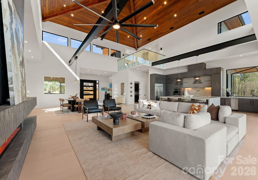 Exquisite Waterfront Masterpiece on Lake Wylie - Discover an - photo 14
