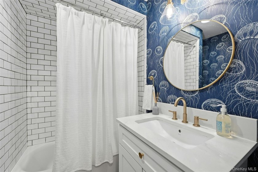 From the moment you arrive, the classic Colonial charm draws you - photo 15