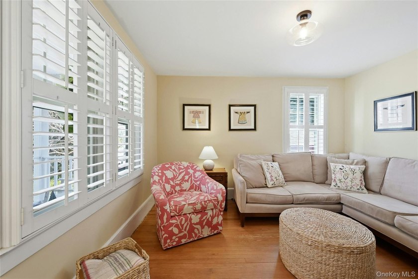 From the moment you arrive, the classic Colonial charm draws you - photo 16