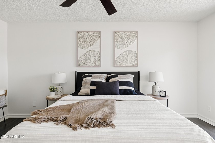 Welcome to this beautifully updated 2 bedroom, 2 bathroom - photo 19