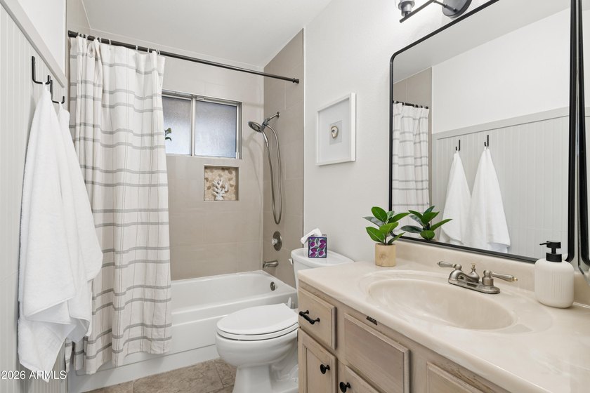 Welcome to this beautifully updated 2 bedroom, 2 bathroom - photo 25