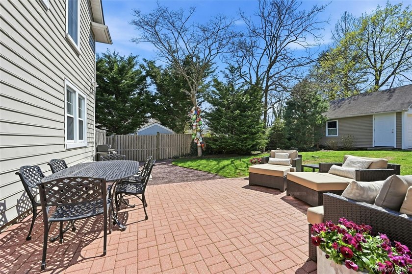From the moment you arrive, the classic Colonial charm draws you - photo 26