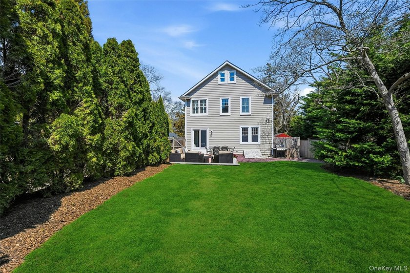 From the moment you arrive, the classic Colonial charm draws you - photo 28
