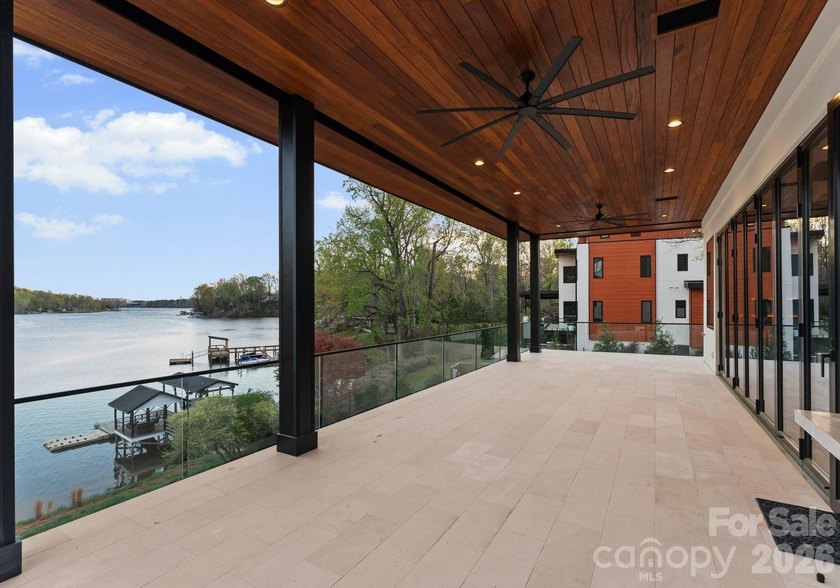 Exquisite Waterfront Masterpiece on Lake Wylie - Discover an - photo 35