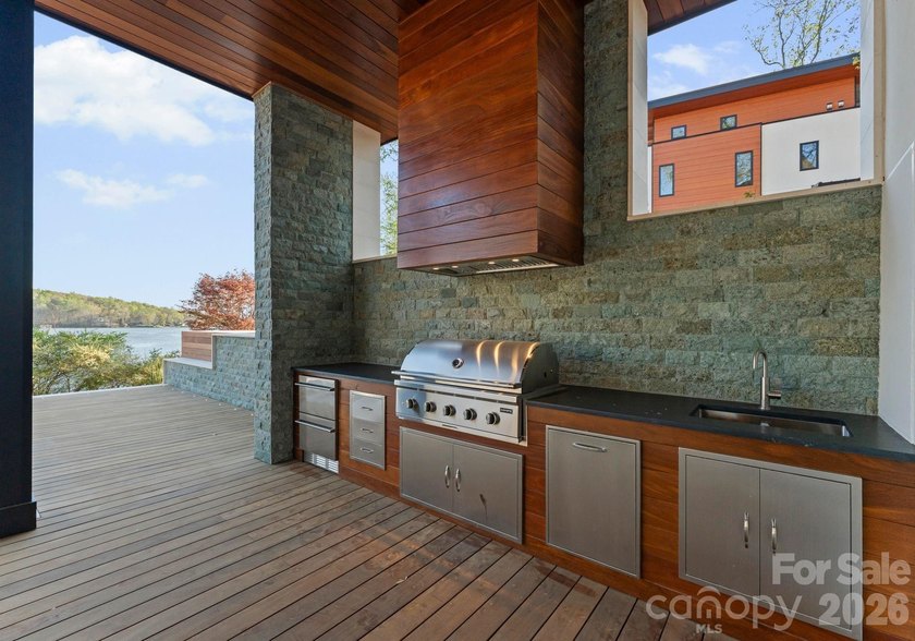 Exquisite Waterfront Masterpiece on Lake Wylie - Discover an - photo 40