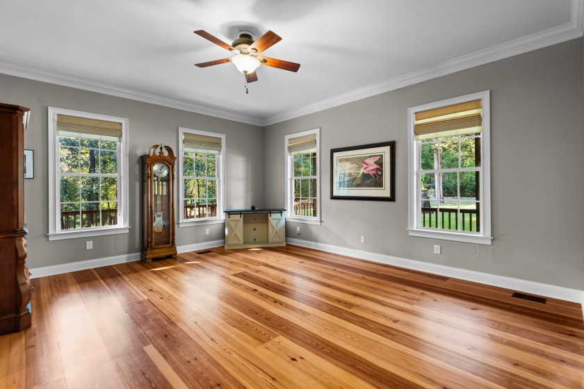 Traditional Southern Style Lake Home - photo 18