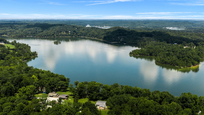 Waterfront Living With Incredible Lake Views - photo 6