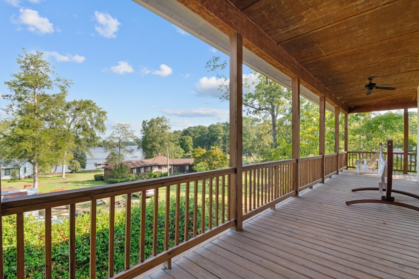 Traditional Southern Style Lake Home - photo 26