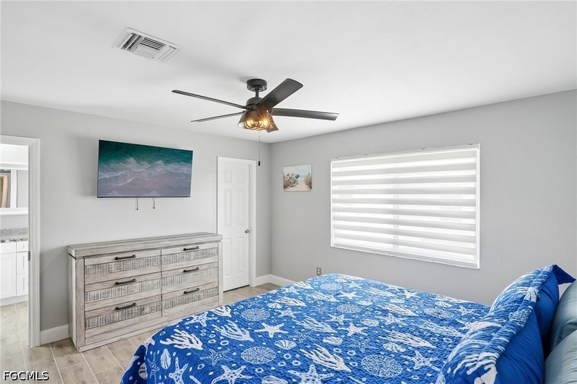WELCOME TO YOUR PRIVATE CAPE CORAL POOL HOME! Beautifully - photo 12