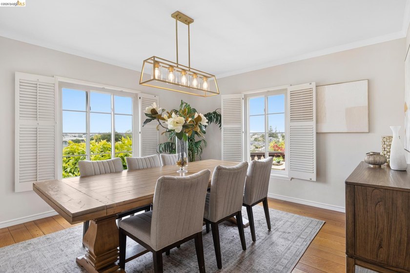 Welcome to this charming Crocker Traditional with character and - photo 15