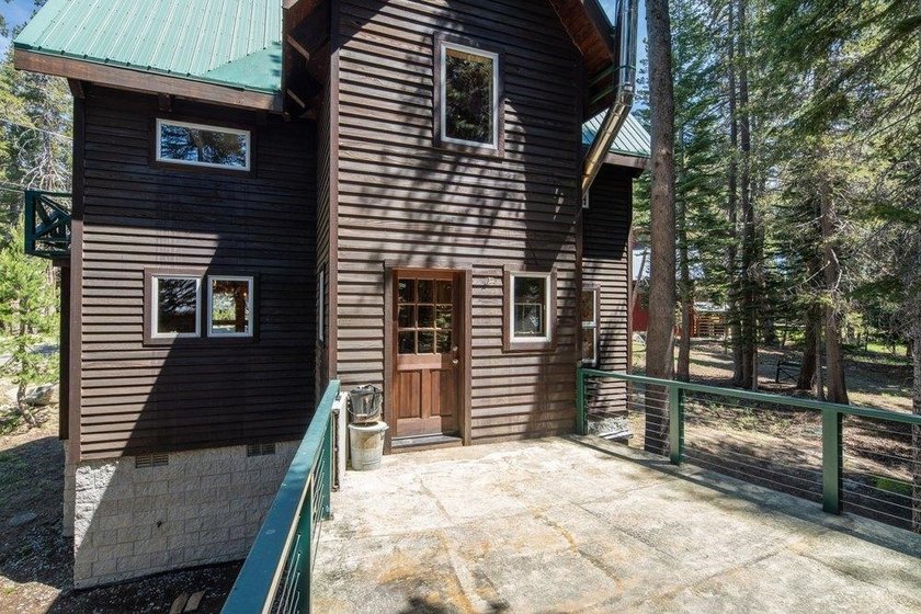 Exceedingly well-built and truly one of a kind, this charming - photo 15
