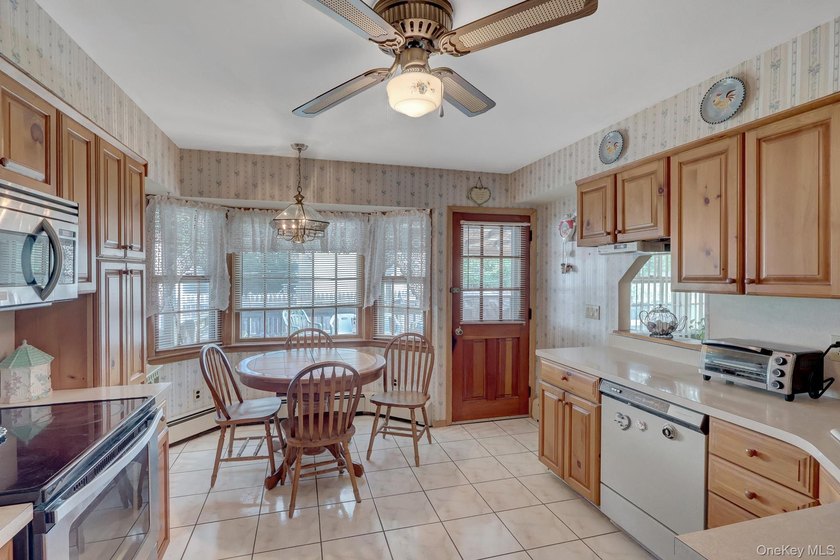 Don't miss this amazing opportunity to make this charming ranch - photo 17