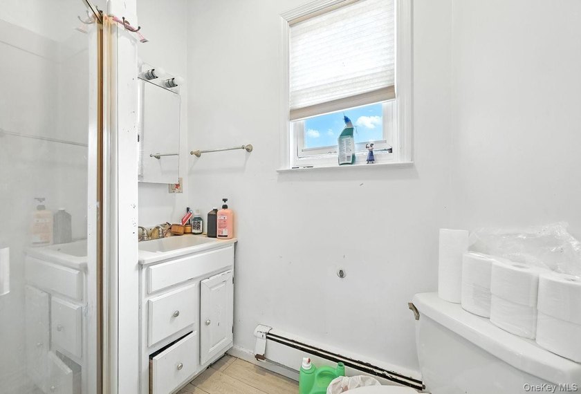 Exceptional opportunity in Larchmont area for investor and - photo 17