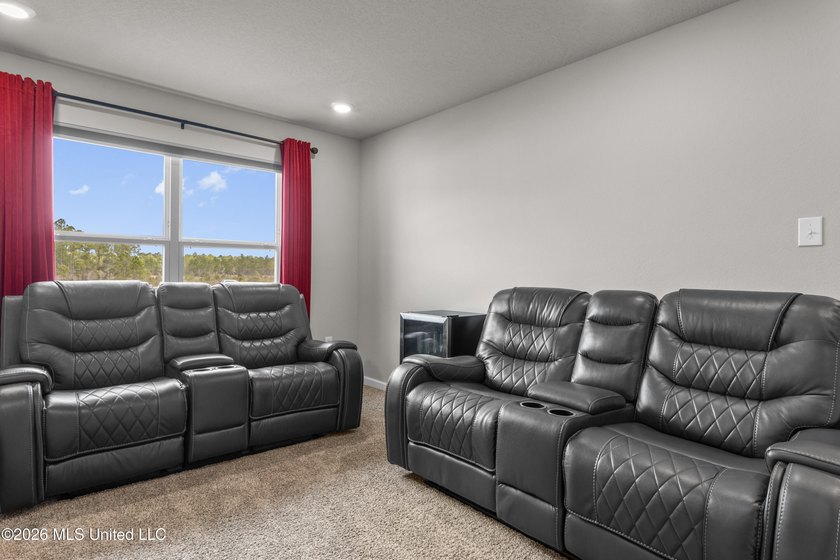 ASSUMABLE 4.25% RATE! The perfect home for a growing family in - photo 22