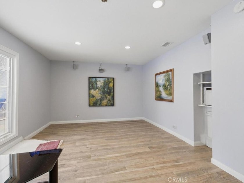 Welcome to 6261 Vanguard Avenue in the Eastgate neighborhood of - photo 22