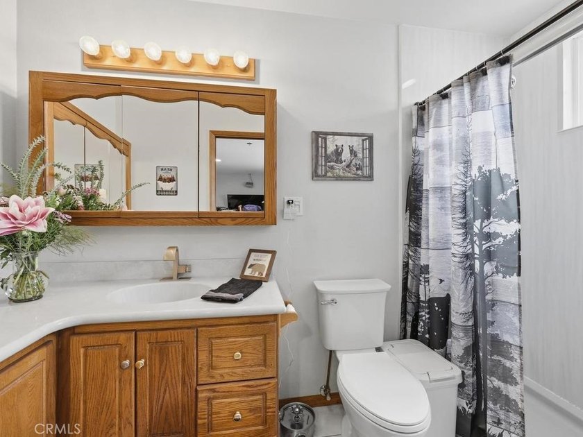 Welcome to 6261 Vanguard Avenue in the Eastgate neighborhood of - photo 24