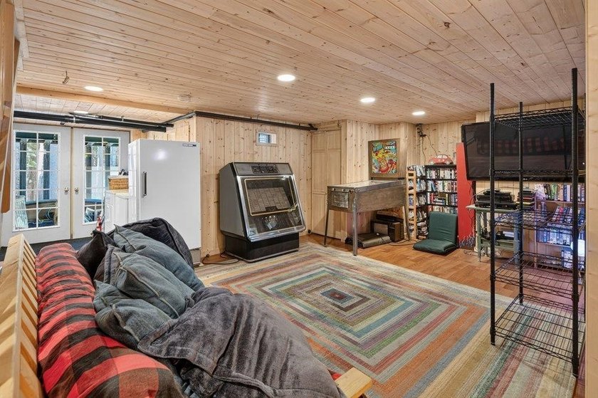 Exceedingly well-built and truly one of a kind, this charming - photo 25