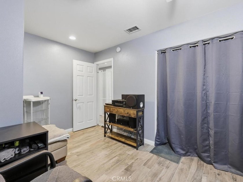 Welcome to 6261 Vanguard Avenue in the Eastgate neighborhood of - photo 26