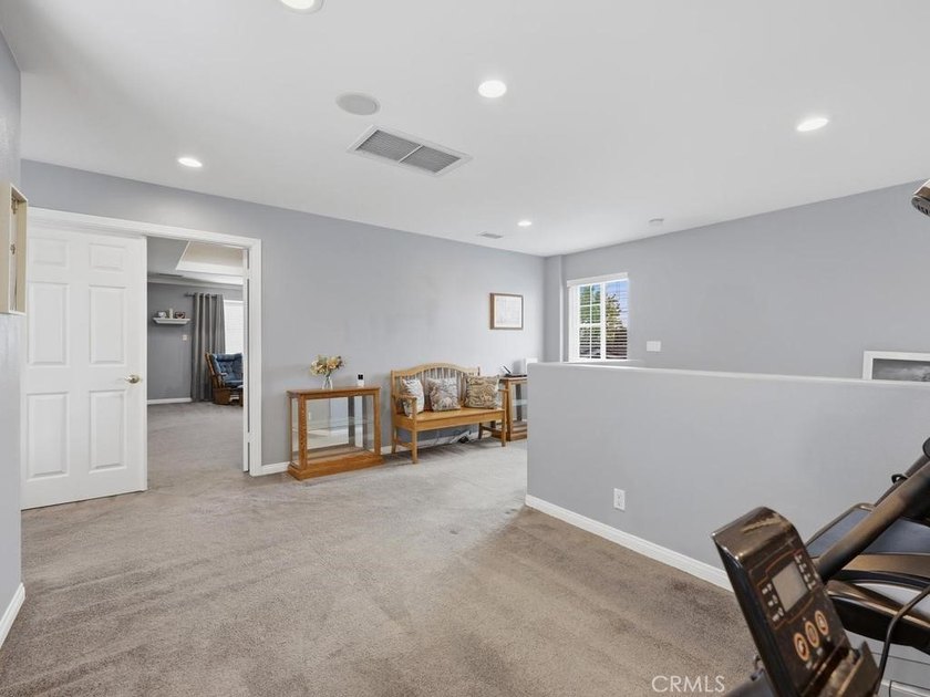 Welcome to 6261 Vanguard Avenue in the Eastgate neighborhood of - photo 29