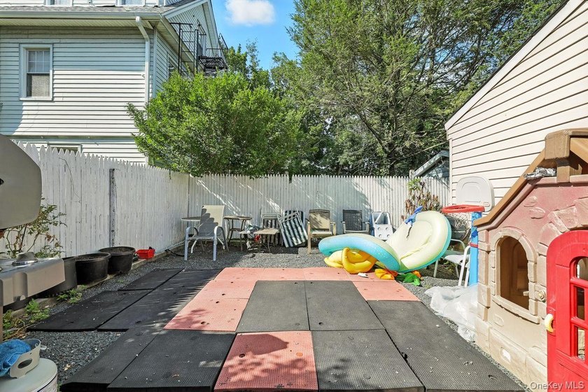 Exceptional opportunity in Larchmont area for investor and - photo 33