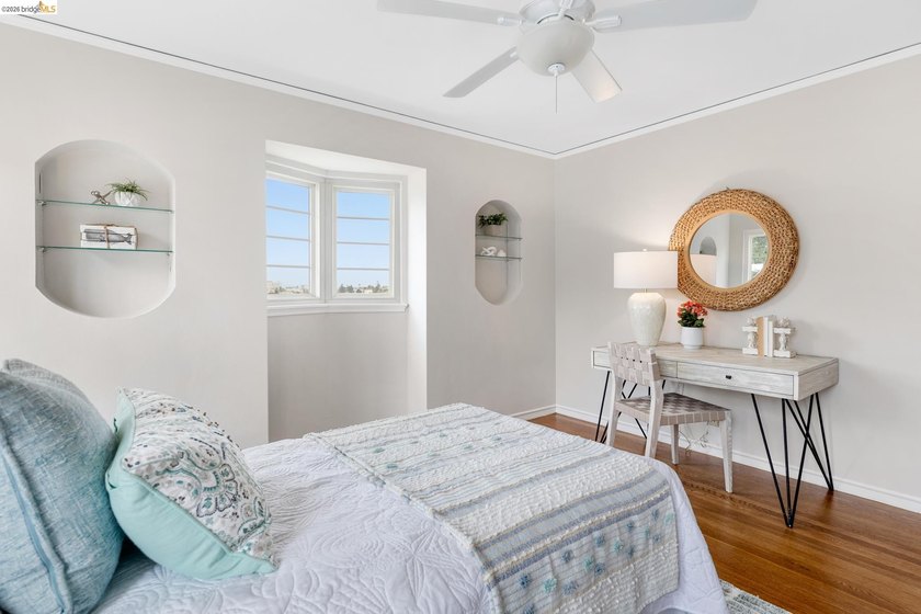 Welcome to this charming Crocker Traditional with character and - photo 38