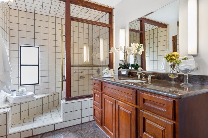 Welcome to this charming Crocker Traditional with character and - photo 39