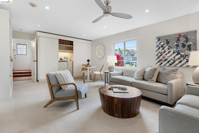 Welcome to this charming Crocker Traditional with character and - photo 41